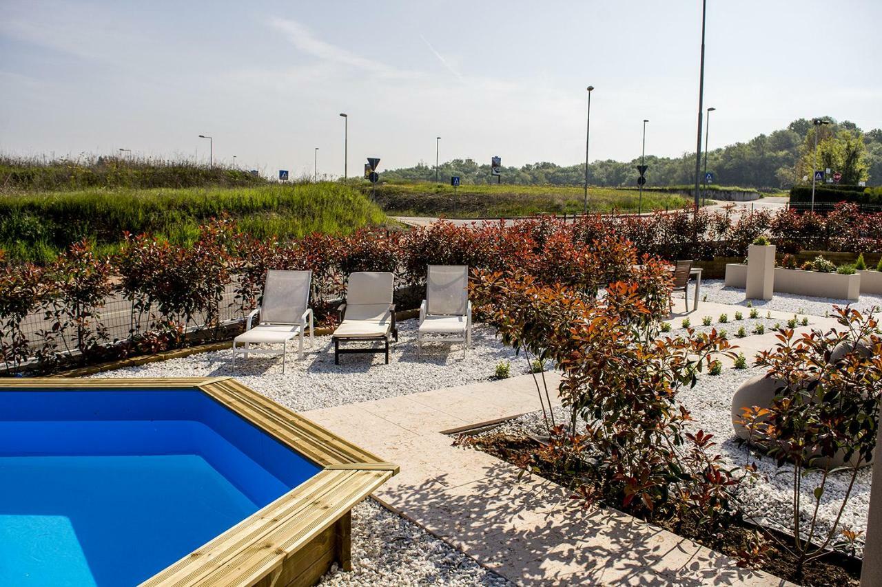 Home Suites Home Salionze Экстерьер фото